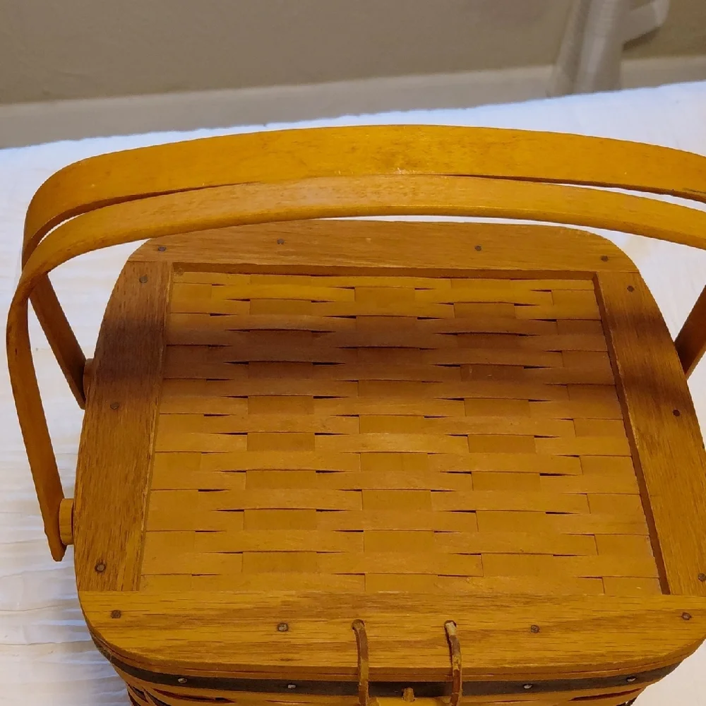 Longaberger Remembrance Weekender Basket 1996 - Picture 2 of 8